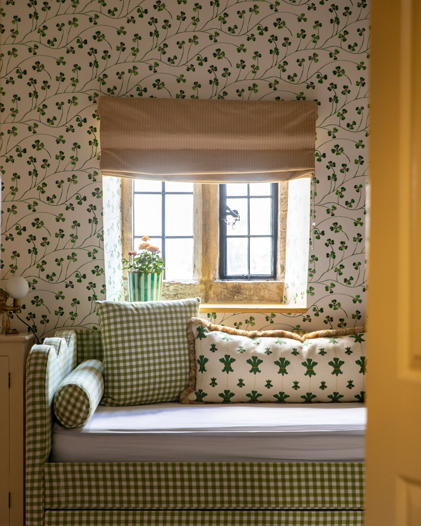 The Lochlan Day Bed -Wavy Green Gingham
