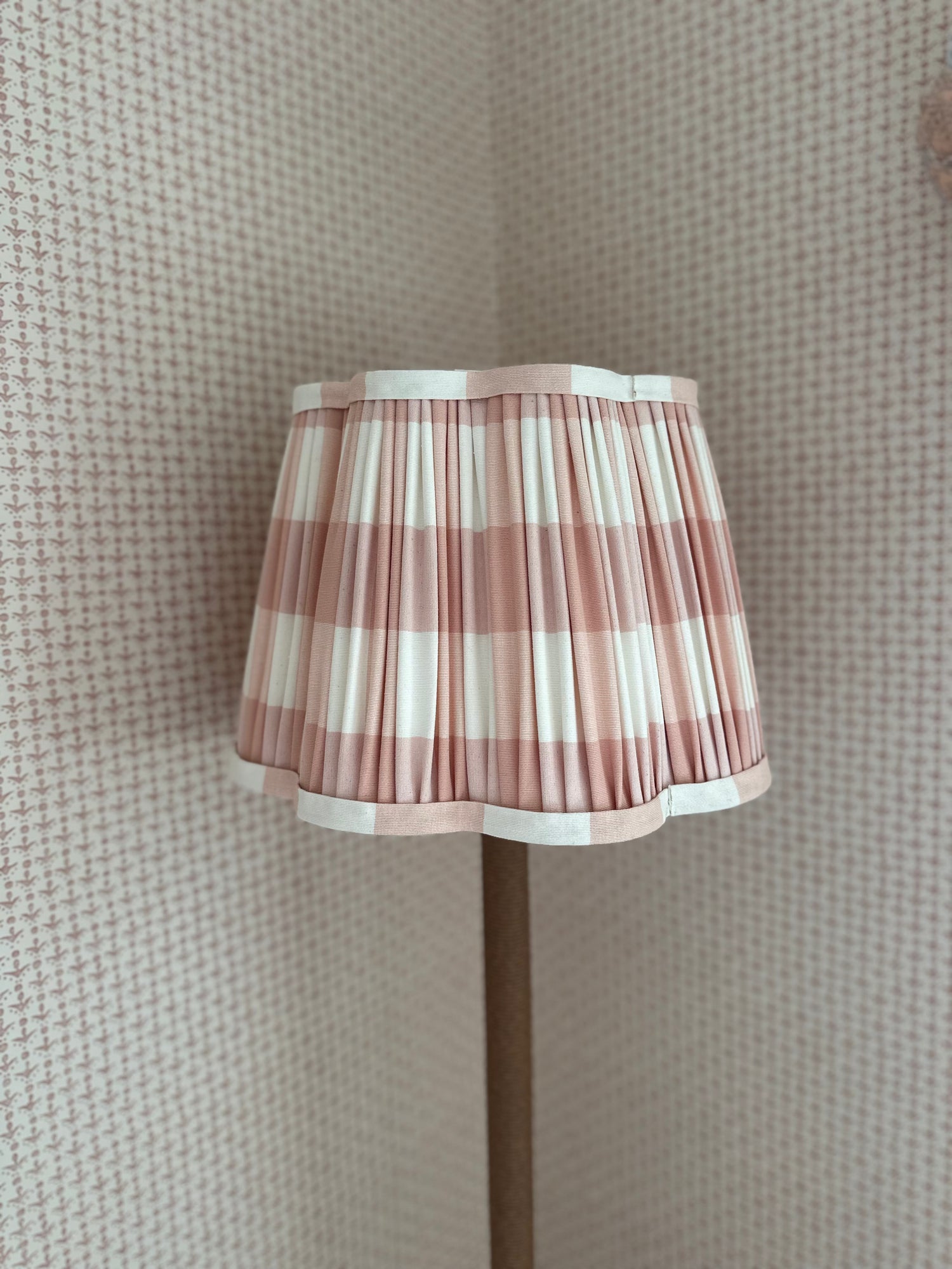 Pleated Scalloped Lampshade in Pink