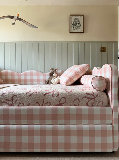 The Lochlan Day Bed -Wavy Pink Gingham