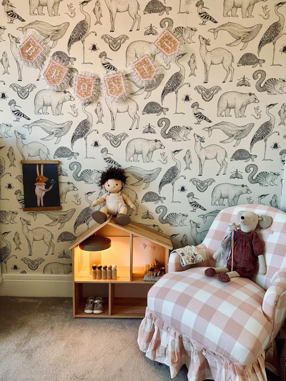 Beatrix Chair in Pink
