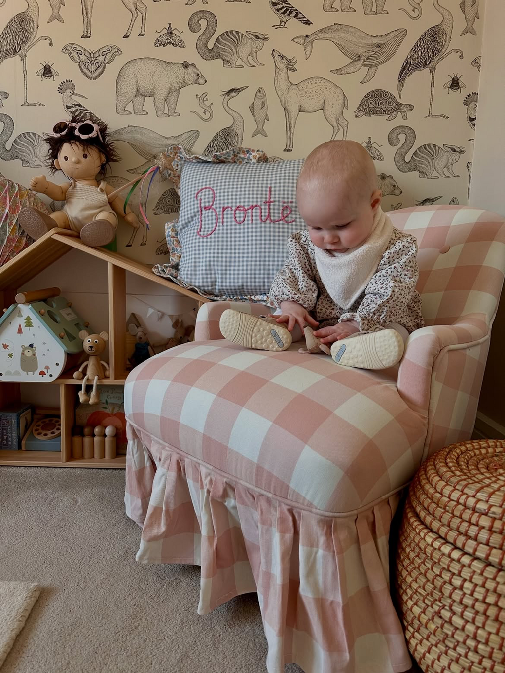 Beatrix Chair in Pink