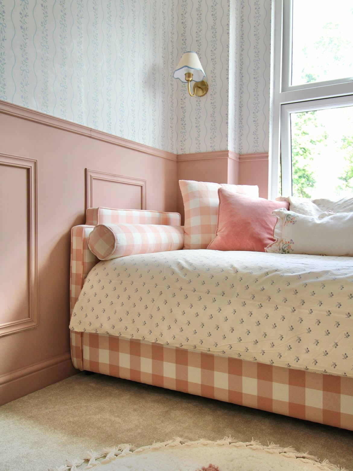 Posie Standard Bed in Pink