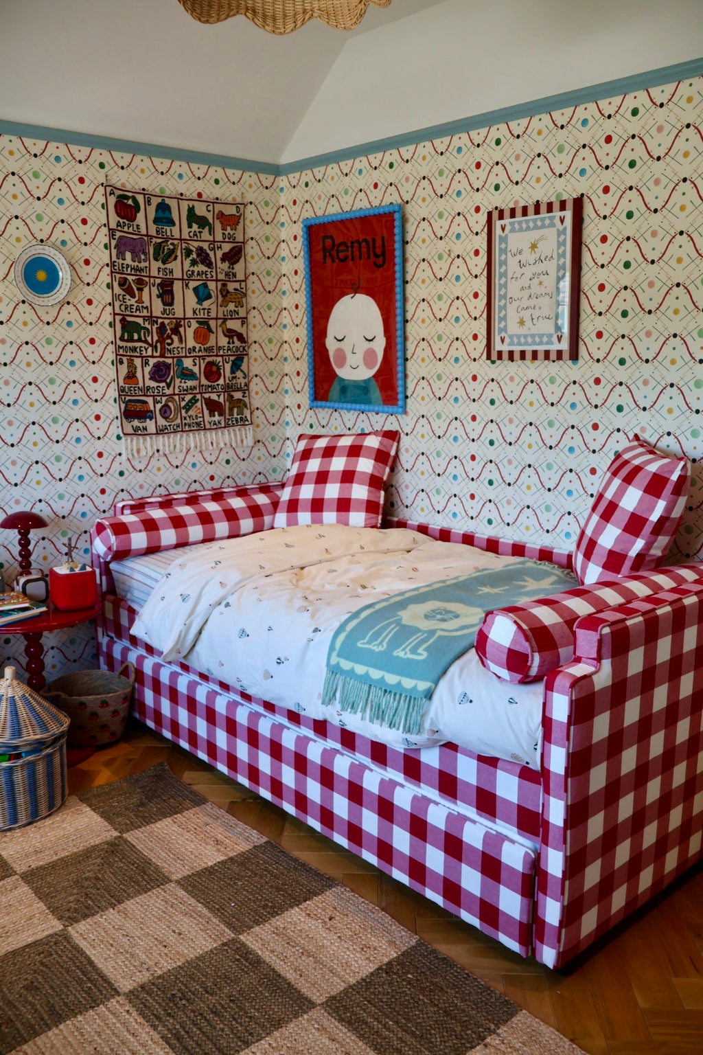 Posie Standard Bed in Red