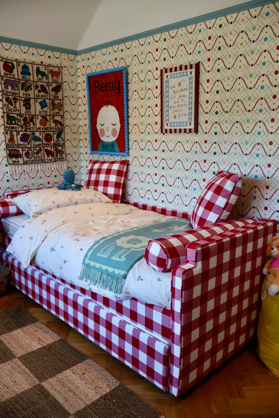 Posie Standard Bed in Red
