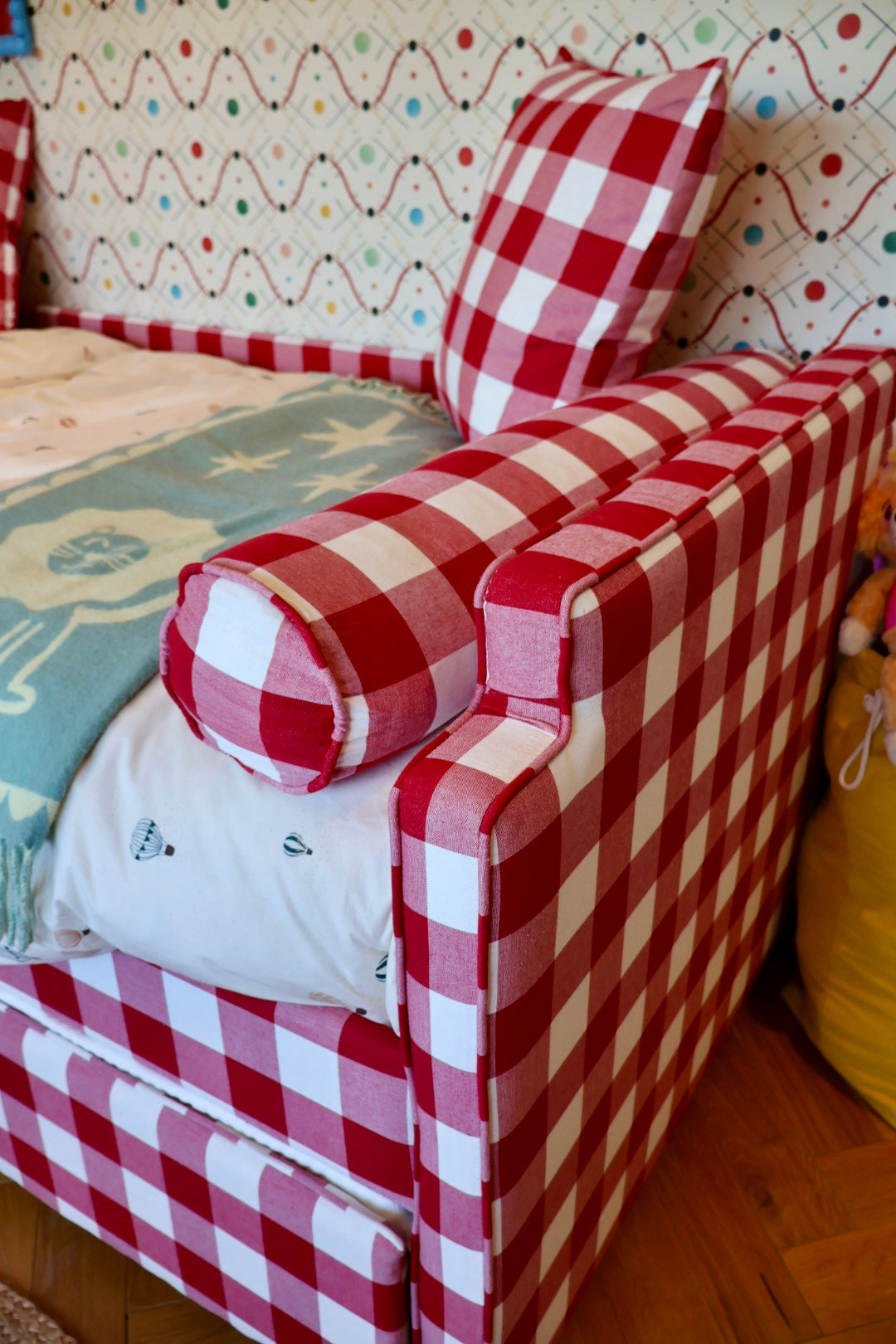 Posie Standard Bed in Red